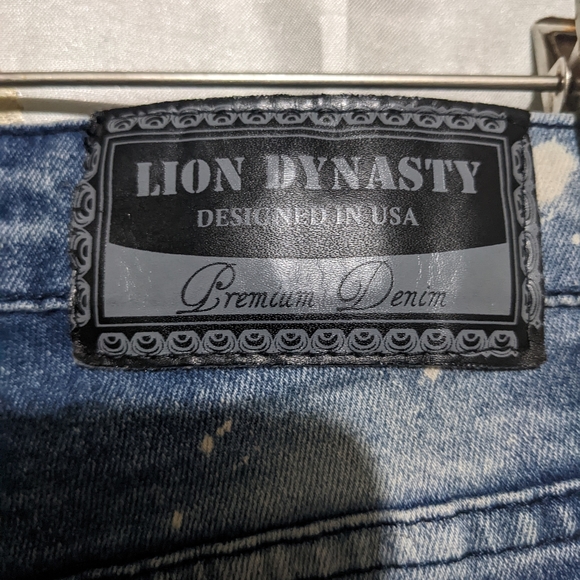 Distressed studded vintage denim jeans 🖤 - Picture 6 of 8